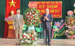 Các đồng chí lãnh đạo tỉnh thăm, chúc mừng cán bộ, giáo viên các trường học, cơ sở giáo dục trên địa bàn tỉnh