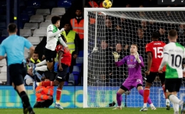 Luis Diaz cứu Liverpool ở phút bù Ngoại hạng Anh