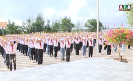 Mỗi thầy cô giáo là một tấm gương đạo đức, tự học và sáng tạo