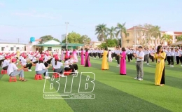 Sôi nổi giờ học ngoại khóa “Em yêu lịch sử Việt Nam”