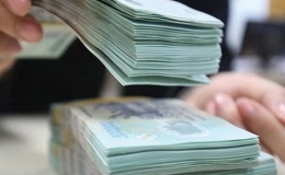 Tiền gửi ngân hàng vẫn tăng mạnh bất chấp lãi suất giảm sâu