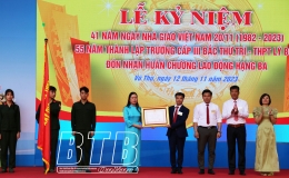 Trường THPT Lý Bôn kỷ niệm 55 năm thành lập và đón nhận Huân chương Lao động hạng Ba