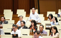 Tiếp tục chương trình kỳ họp thứ tám: Quốc hội thảo luận về các dự án luật