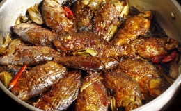 Để có món cá diếc kho ngon