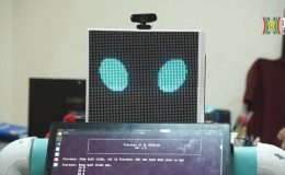 Sinh viên chế tạo robot y tá