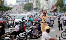 Thượng tôn pháp luật để xây dựng văn hóa giao thông an toàn