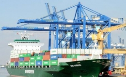 Xuất siêu trở lại sau gần 20 năm
