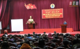 Tập huấn về công tác DS-KHHGĐ cho cán bộ công đoàn, nữ công cơ sở huyện Đông Hưng