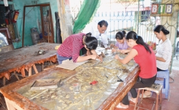 Làng nghề chạm bạc Đồng Xâm: Chưa thực sự quan tâm đến công tác an toàn vệ sinh lao động
