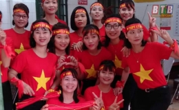 Muôn màu cách cổ động của người hâm mộ Thái Bình trước trận chung kết lượt đi AFF cup
