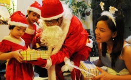 Dịch vụ ông già Noel vào mùa 'hốt bạc'