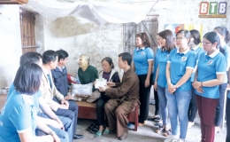 Trao yêu thương - nhận nụ cười