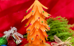 Mang không khí Noel lên bàn ăn với cách tỉa cà rốt thành cây thông