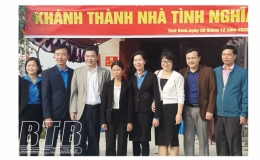 Bàn giao nhà mái ấm công đoàn tại huyện Quỳnh Phụ