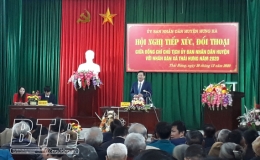 Đồng chí Chủ tịch UBND huyện Hưng Hà đối thoại với nhân dân