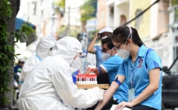 Bộ Y tế: Ca mắc Covid-19 tăng, triển khai mạnh mẽ "Chiến dịch bảo vệ đối tượng nguy cơ", giảm tử vong