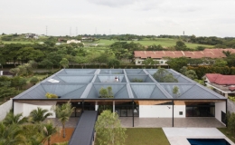 Chiêm ngưỡng biệt thự có 12 sân trong