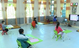 Lớp học đặc biệt trong khu cách ly y tế