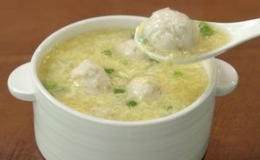 Món canh gà trứng nóng hổi cho mâm cơm chiều