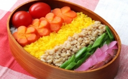 Món cơm bento cầu vồng kiểu Nhật