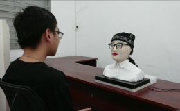 Sinh viên Việt làm robot biểu cảm như người thật
