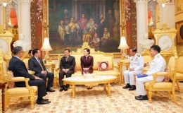 Chủ tịch Quốc hội Vương Đình Huệ hội kiến Nhà Vua Thái Lan Maha Vajiralongkorn