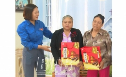 Tô thắm thêm mùa xuân của Đảng