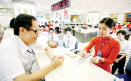 Tiếp tục giảm lãi suất huy động kỳ hạn từ 12 tháng