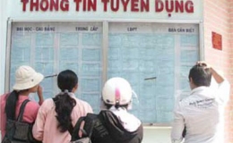 Vì đâu sinh viên khó kiếm việc làm?