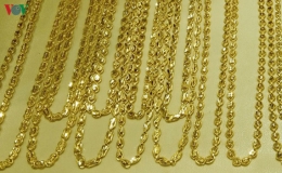 Giá vàng tăng mạnh, vượt mốc 44 triệu đồng/lượng