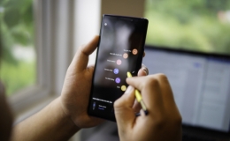 Smartphone giảm giá tiền triệu trước Tết