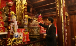 Ban Nội chính Tỉnh ủy dâng hương tưởng niệm Chủ tịch Hồ Chí Minh và các anh hùng liệt sĩ