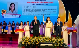Tuyên dương 222 tập thể, cá nhân "Sinh viên 5 tốt" cấp Trung ương