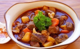 Bò hầm khoai tây mềm thơm cho cuối tuần
