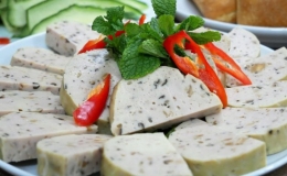 Cách làm giò gà lạ miệng cho mâm cỗ ngày Tết