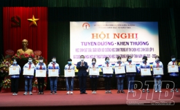 Phòng Giáo dục và Đào tạo Kiến Xương: Tuyên dương học sinh, giáo viên đạt thành tích xuất sắc