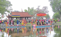Du xuân đến với những hội thi, trò diễn dân gian độc đáo