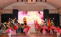 Lào: Tết Cộng đồng đầm ấm và thắm tình hữu nghị tại Pakse