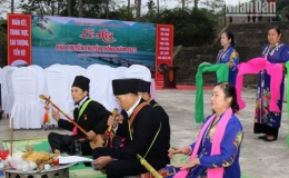 Lễ hội đua thuyền truyền thống trên sông Đà
