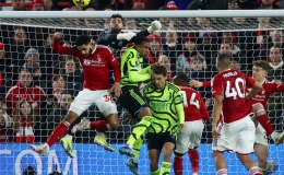 Arsenal đốt nóng cuộc đua vô địch Ngoại hạng Anh