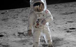 Bộ đồ giúp Neil Armstrong đặt chân lên Mặt Trăng