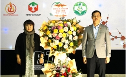 Triển lãm tranh "Tết ấm tình thương"