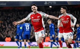Arsenal thắng dễ đội của Cannavaro