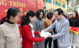 Công đoàn Trường Cao đẳng Sư phạm Thái Bình: Tổ chức chương trình “Tết sum vầy - Xuân ơn Đảng”