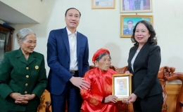 Phó Chủ tịch nước Võ Thị Ánh Xuân thăm, chúc Tết và tặng quà tại Phú Thọ