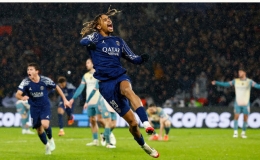 Thua ngược PSG, Man City rơi xuống nhóm bị loại Champions League