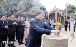 Tổng Bí thư Tô Lâm dâng hương tại Khu Di tích Quốc gia đặc biệt Cố đô Hoa Lư