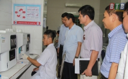 Vững cây cầu nối Đảng với nhân dân