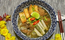 Phở chay ngọt lành cho cả năm thanh tịnh