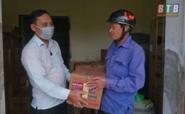 Kiến Xương: Cấp phát hơn 1.800 lít hóa chất cho công tác tiêu độc khử trùng